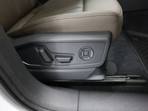 Certified 2025 Audi Q5 Premium w/ Premium Plus AWD/4WD image 22