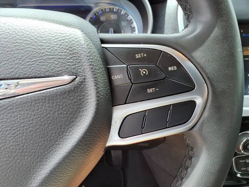 Used 2023 Chrysler 300 Touring L RWD image 20