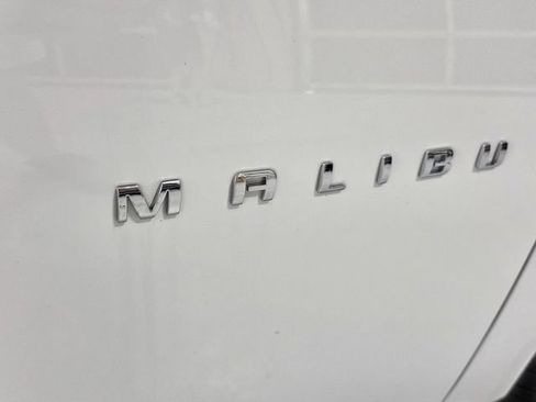 Used 2024 Chevrolet Malibu LT FWD image 17