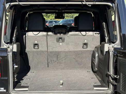 Used 2021 Jeep Wrangler Unlimited Rubicon image 34