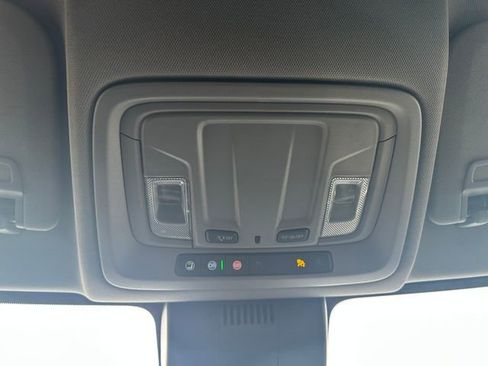 Used 2022 Chevrolet Silverado 1500 LT image 17