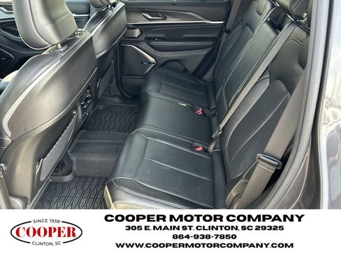 Used 2022 Jeep Grand Cherokee Overland w/ Advanced Protech Group III image 21