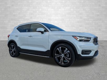 Used 2022 Volvo XC40 T4 Inscription w/ Advanced Package