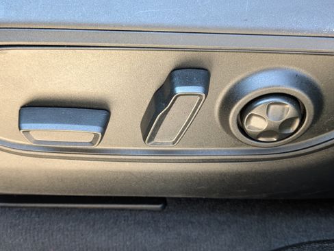 Used 2023 Jeep Grand Cherokee Altitude image 18