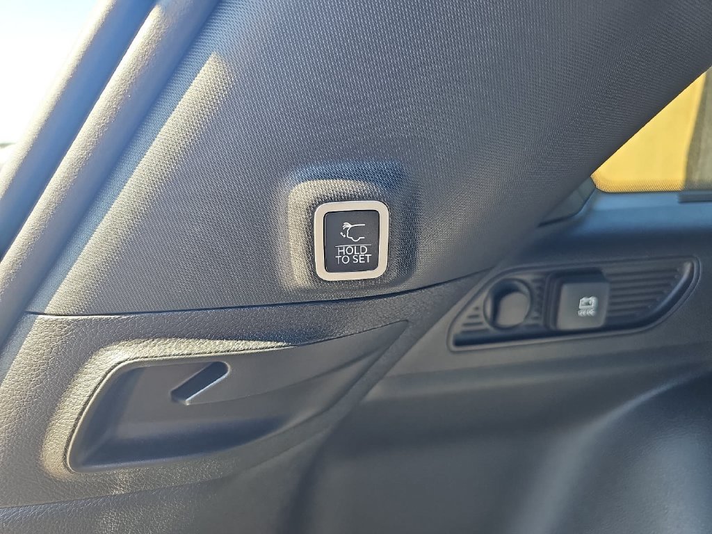 Used 2024 Jeep Grand Cherokee Altitude AWD/4WD image 13