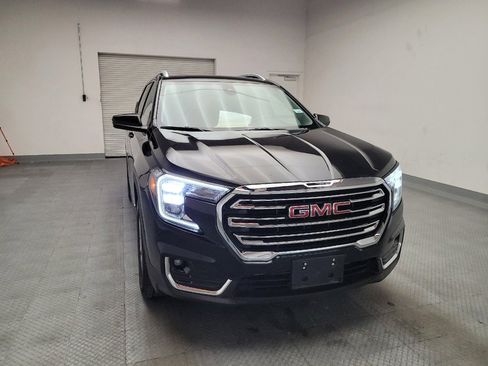 Used 2024 GMC Terrain SLT image 14