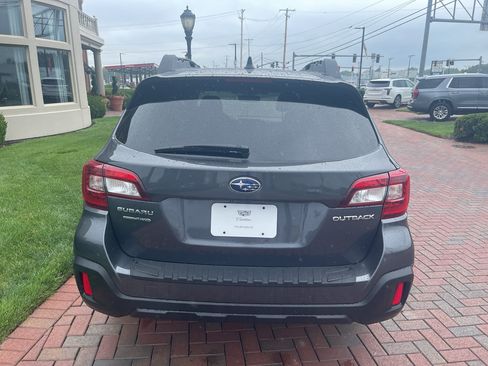 Used 2019 Subaru Outback 2.5i Limited AWD/4WD image 9