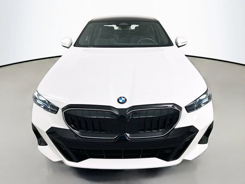 Used 2025 BMW 530i w/ M Sport Package image 2