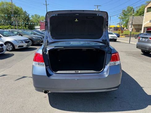 Used 2014 Subaru Legacy 2.5i Premium AWD/4WD image 9