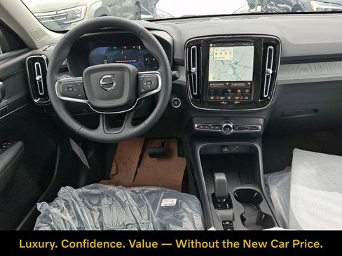 Certified 2026 Volvo XC40 B5 Core w/ Protection Package Premier AWD/4WD image 8