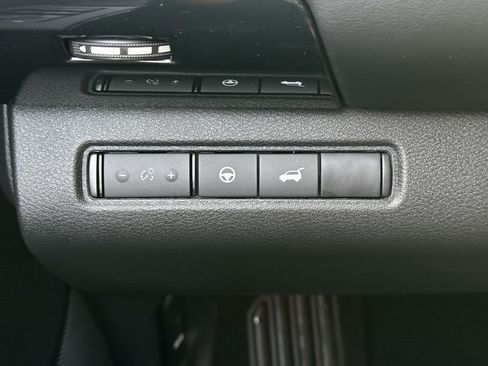 New 2026 Nissan Pathfinder SV image 25