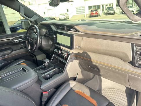 Used 2022 GMC Sierra 1500 AT4 w/ AT4 Premium Package image 13