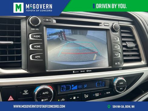 Used 2018 Toyota Highlander SE AWD/4WD image 25