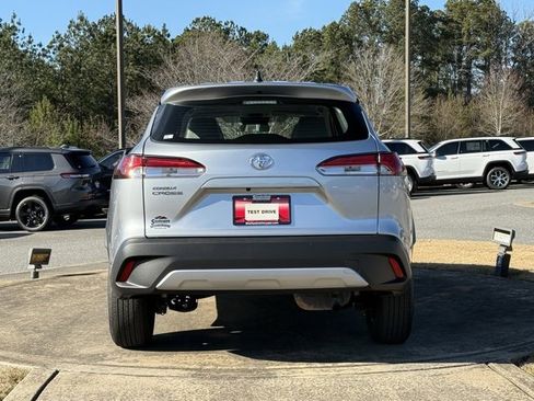 Used 2025 Toyota Corolla Cross L image 6