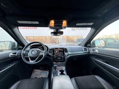 Used 2019 Jeep Grand Cherokee Altitude image 12