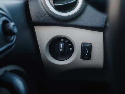 Used 2019 Ford Fiesta SE image 13