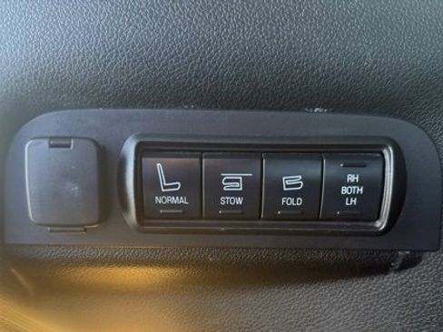 Used 2018 Ford Explorer Sport image 29