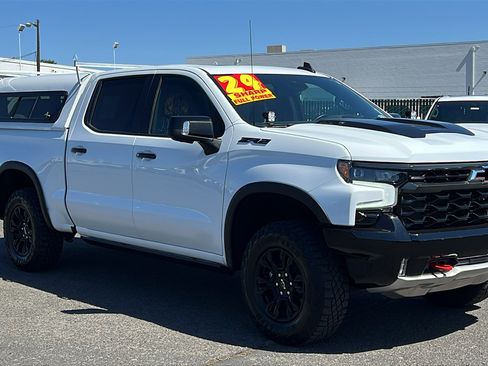 Used 2024 Chevrolet Silverado 1500 ZR2 w/ Technology Package AWD/4WD image 3