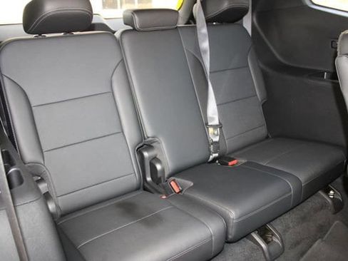 Used 2025 Buick Enclave Preferred image 19