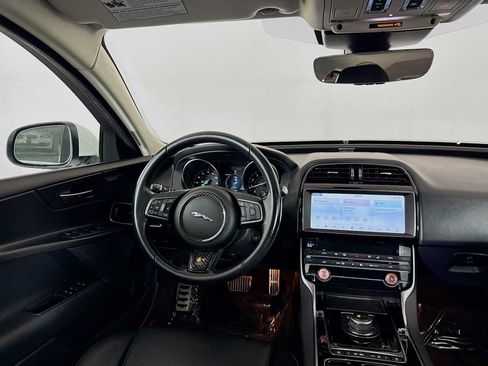 Used 2019 Jaguar XE Premium AWD/4WD image 24