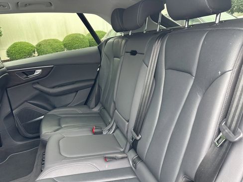 Used 2023 Audi Q8 Premium Plus image 11