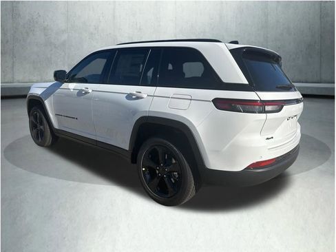 New 2025 Jeep Grand Cherokee Altitude w/ Trailer Tow Package image 3