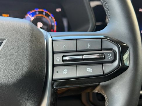 Used 2025 Chevrolet Colorado Trail Boss AWD/4WD image 20