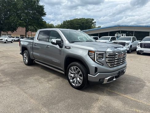 Used 2025 GMC Sierra 1500 Denali w/ Denali Reserve Package AWD/4WD image 7