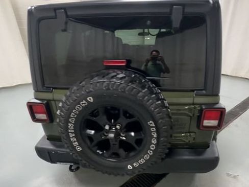 Used 2022 Jeep Wrangler Unlimited Sport AWD/4WD image 8