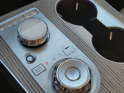 Used 2025 Genesis GV80 2.5T Advanced image 29