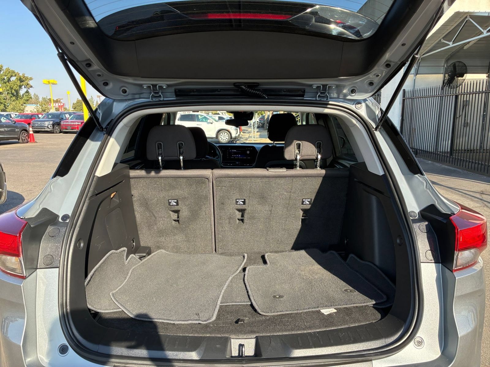 Used 2025 Chevrolet TrailBlazer LT FWD image 29