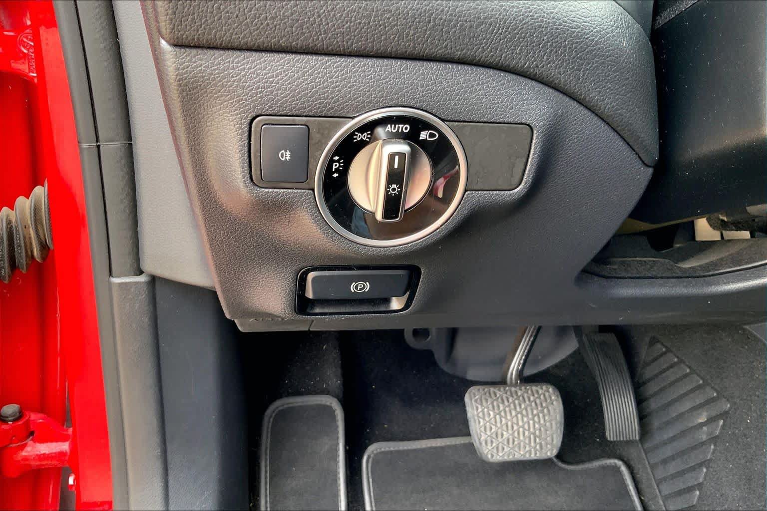 Used 2018 Mercedes-Benz CLA 250 image 32