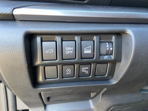 Used 2022 Subaru Forester Premium AWD/4WD image 44