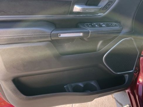 Used 2024 RAM 1500 Laramie image 12