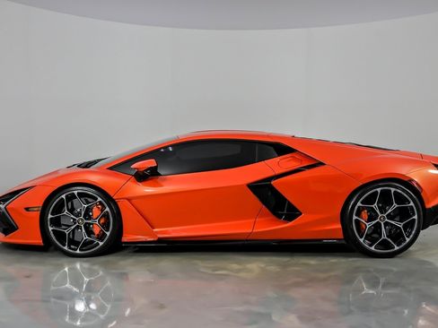 Used 2024 Lamborghini Revuelto AWD/4WD image 10