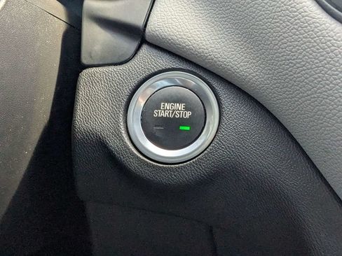 Used 2024 Chevrolet Equinox LT FWD image 29