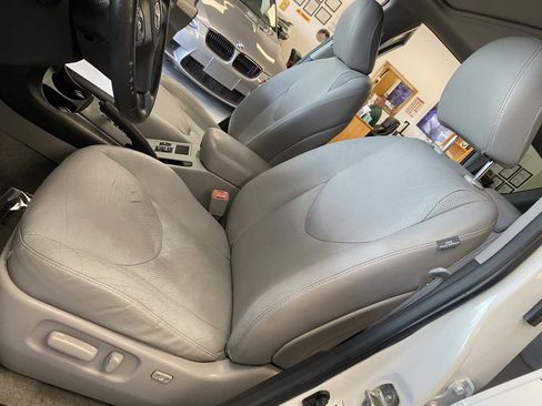 Used 2009 Toyota RAV4 Limited image 23