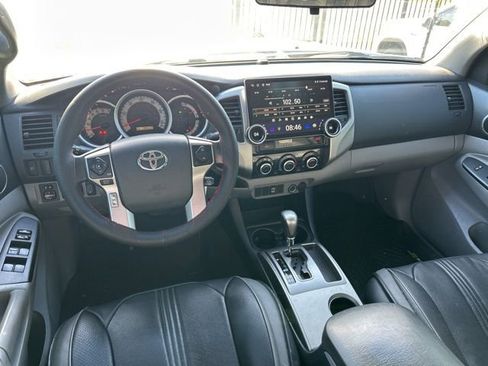 Used 2015 Toyota Tacoma PreRunner w/ SR5 Package image 11