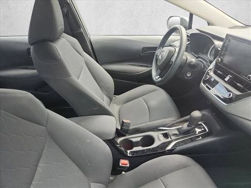 Used 2022 Toyota Corolla LE FWD image 11