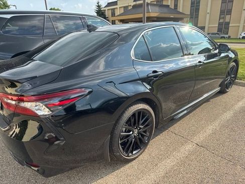 Used 2021 Toyota Camry XSE FWD image 4