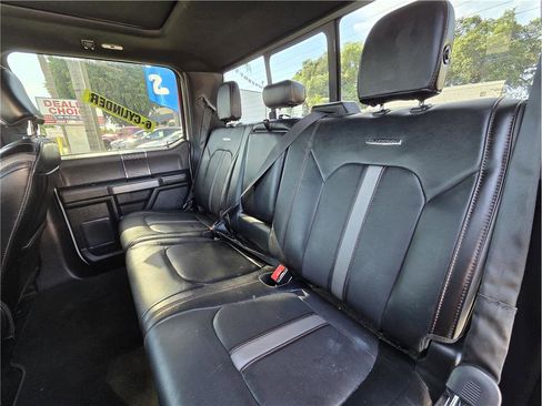 Used 2018 Ford F150 Platinum w/ Equipment Group 701A Luxury AWD/4WD image 9