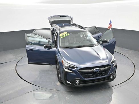 Used 2025 Subaru Outback Onyx Edition AWD/4WD image 44
