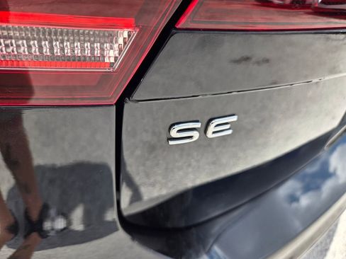 Used 2024 Volkswagen Tiguan SE R-Line AWD/4WD image 12