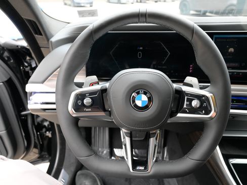 Used 2025 BMW 760i xDrive w/ Autobahn Package AWD/4WD image 23