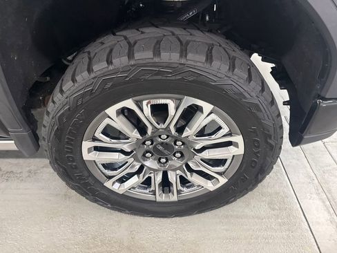 Used 2024 GMC Sierra 1500 Denali Ultimate AWD/4WD image 4