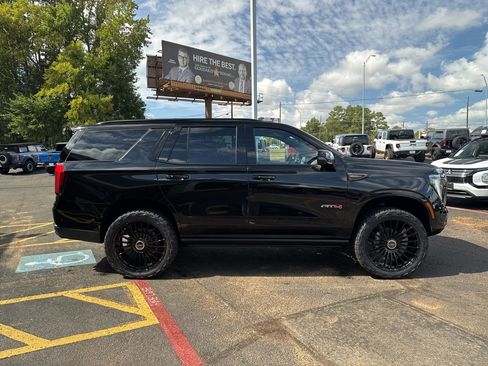 Used 2025 GMC Yukon AT4 Ultimate w/ LPO, Illumination Package image 5