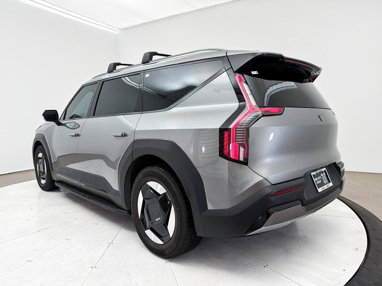 Used 2024 Kia EV9 Wind AWD/4WD image 16