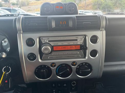 Used 2007 Toyota FJ Cruiser 4WD w/ Upgrade Pkg 2 image 15