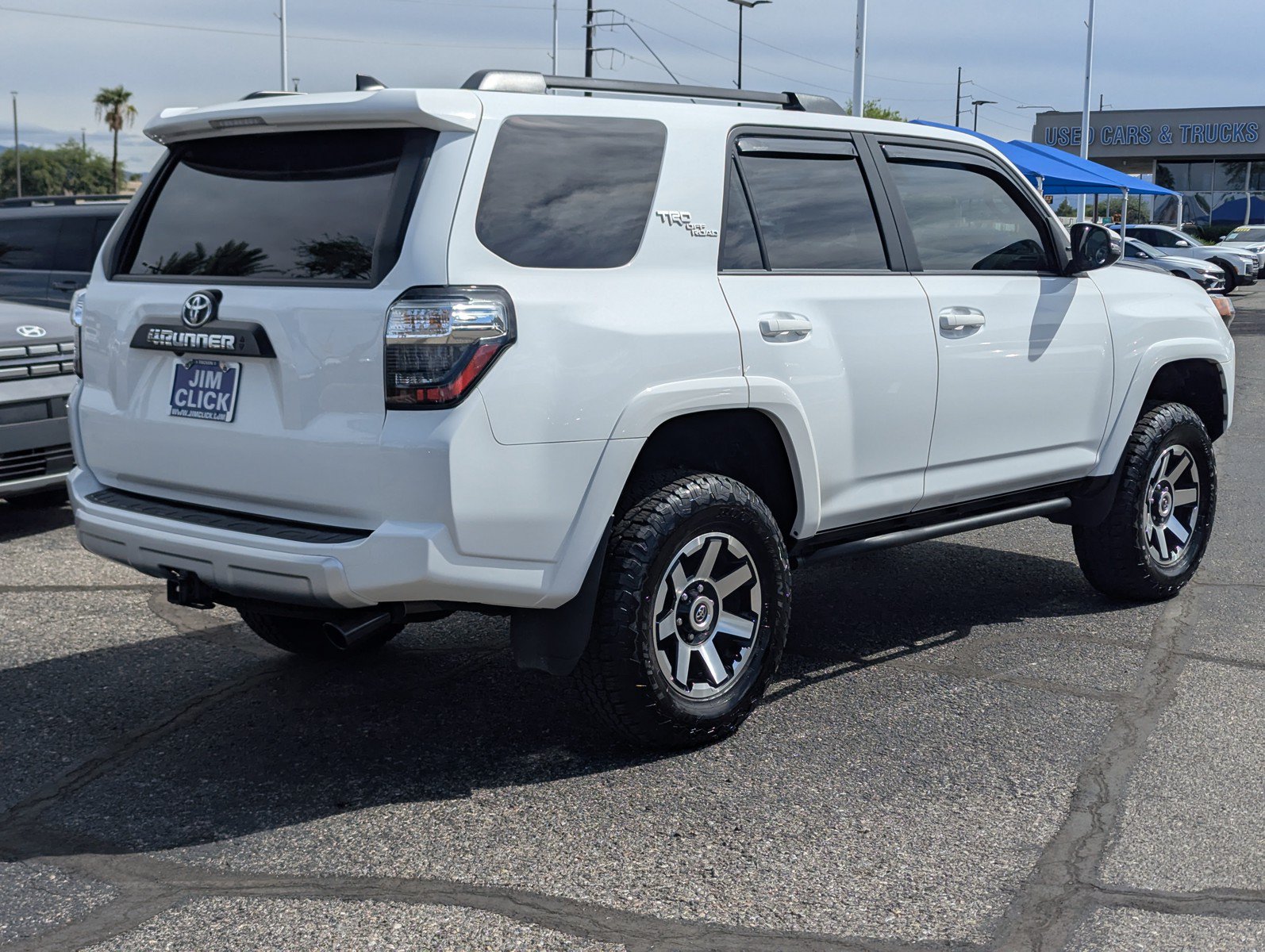 Used 2023 Toyota 4Runner TRD Off-Road Premium AWD/4WD image 2