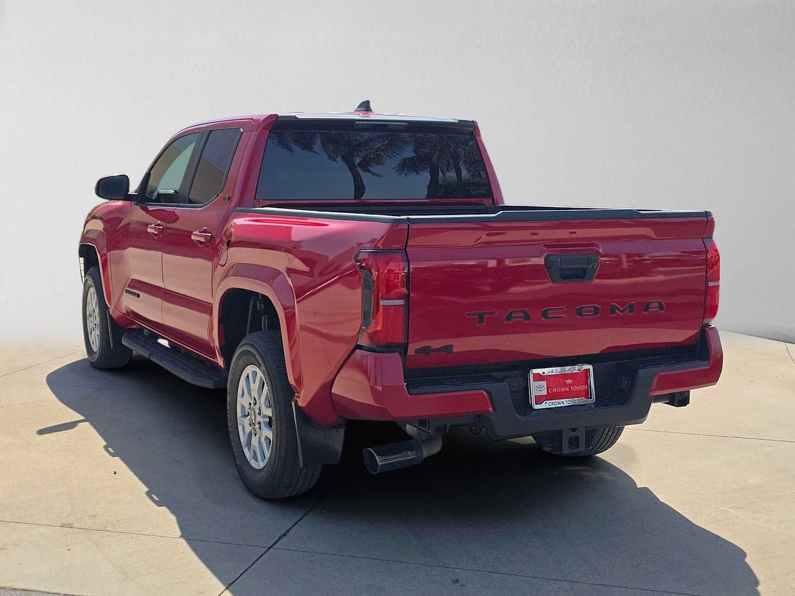 Certified 2024 Toyota Tacoma SR5 AWD/4WD image 5